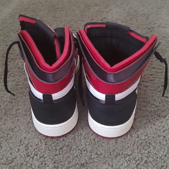 Jordan 1 High Zoom Comfort "Chicago " CT0979 610 Sz 11 Womens - Picture 4 of 8